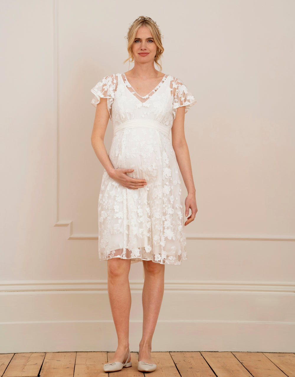 Robe en dentelle florale de grossesse à allaitement blanche à fleurs