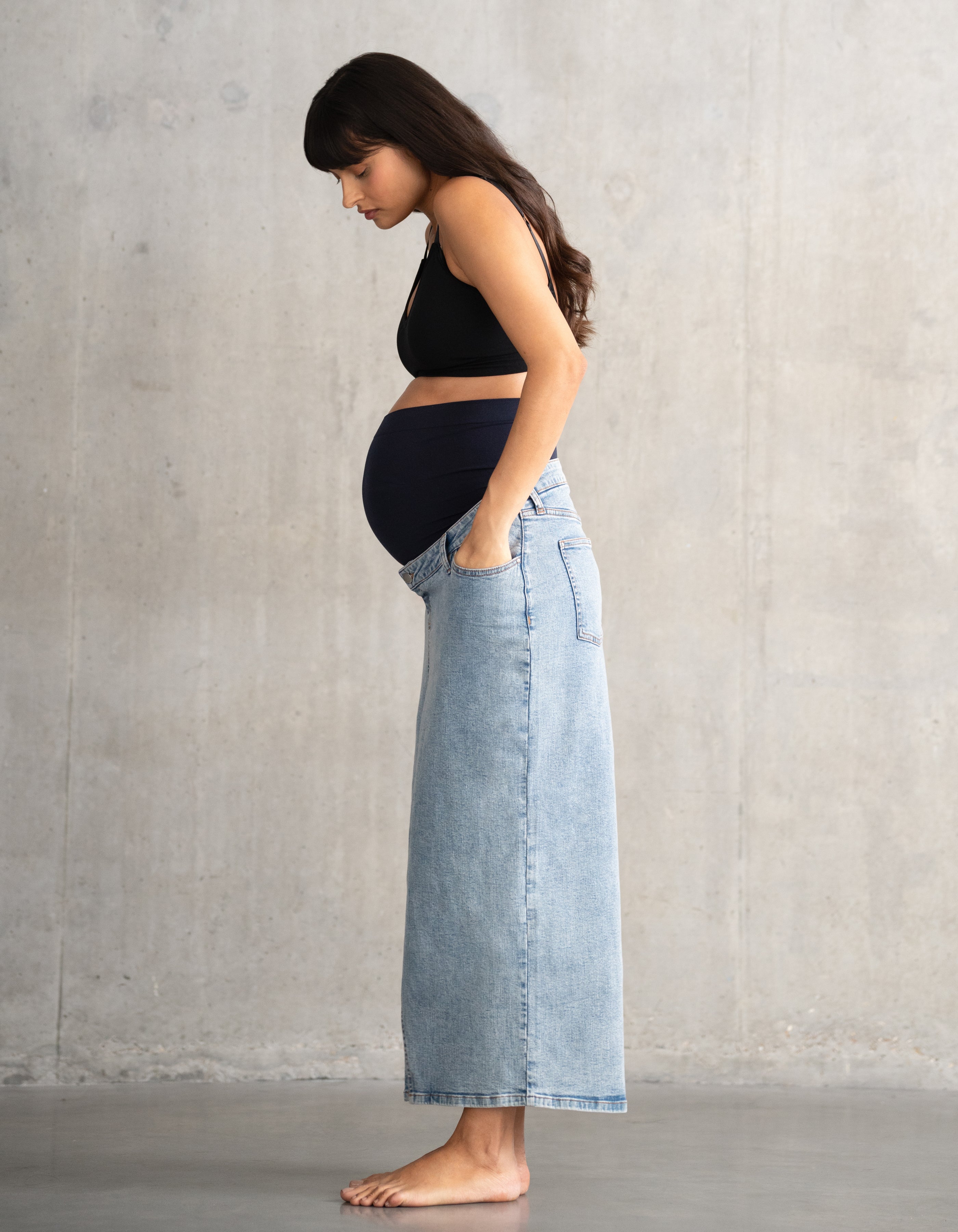 Über dem Bauch sitzender Denim-Midi-Umstands | Seraphine