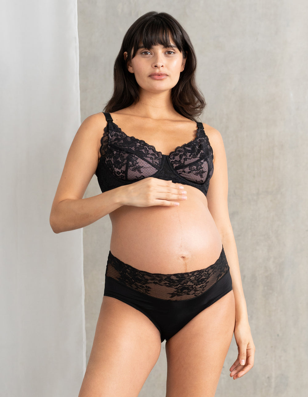Culotte de maternité en dentelle, à mi-ventre