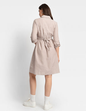 Robe chemise de grossesse et d’allaitement à rayures en mélange de coton