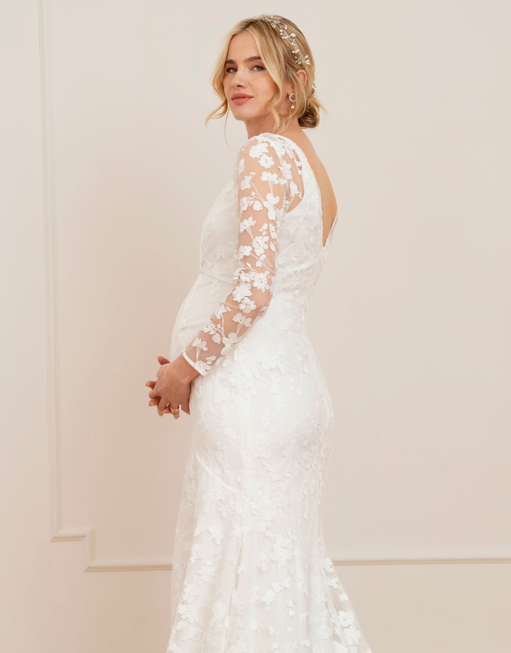 Umstandsbrautkleid mit langen Spitzenärmeln | Seraphine