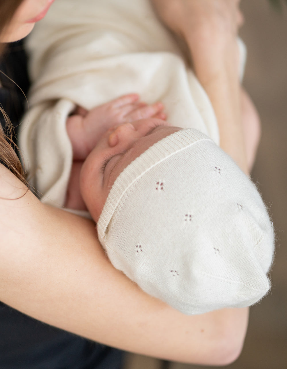 Bonnet bébé tricoté en coton et cachemire - Blanc ivoire
