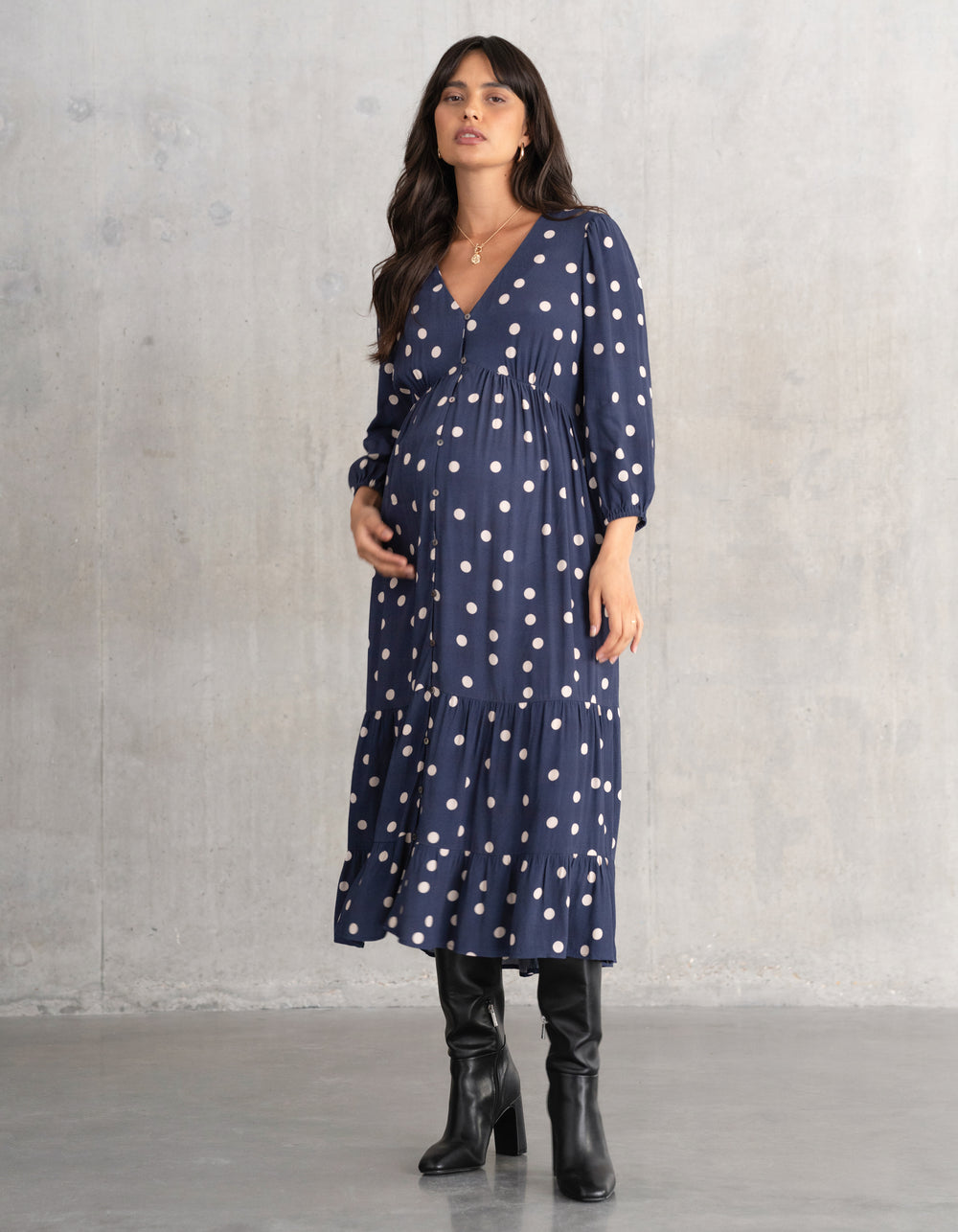 Gestuftes A-Linien-Umstands- und Stillkleid mit Polka Dot-Muster
